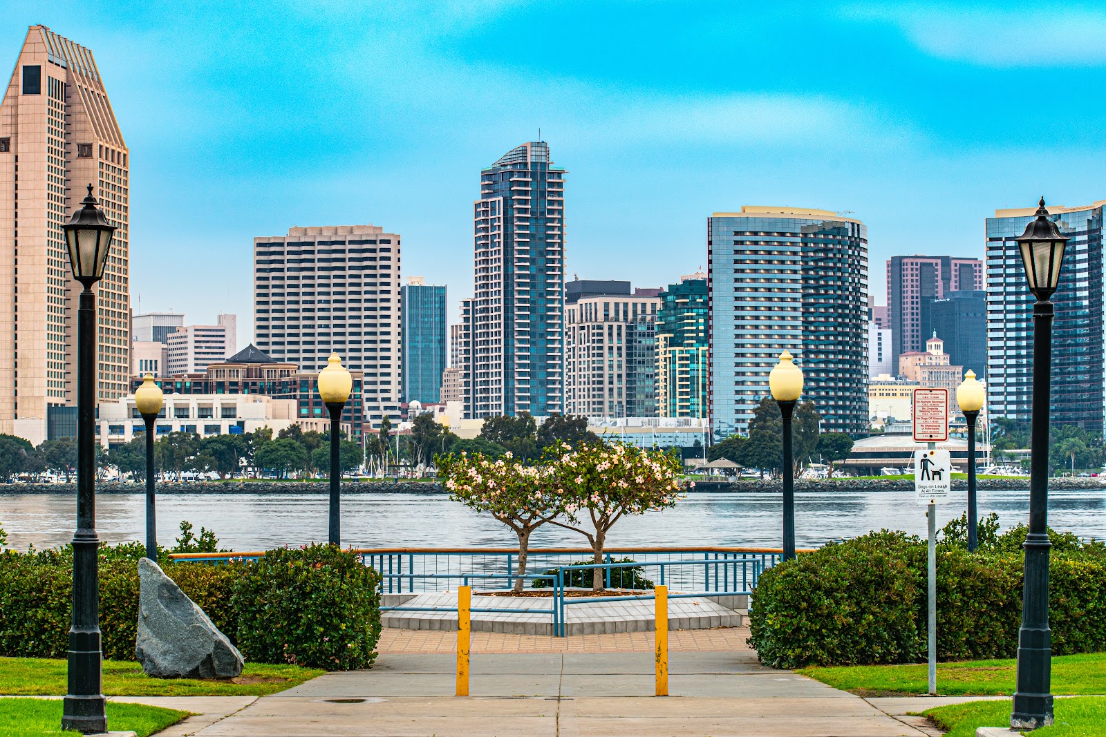 San Diego, Californie : 22 choses à voir et à faire en 2026 1 Panorama de San Diego vue depuis Centennial Park sur Coronado