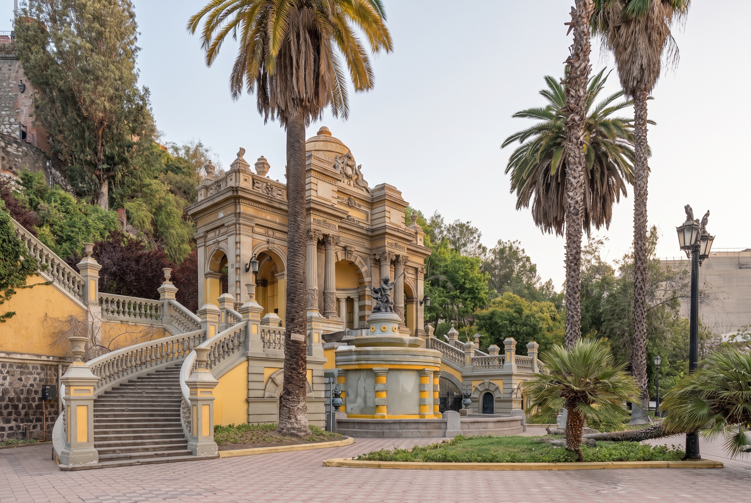 Santiago de Chile: 22 consejos sobre qué ver y hacer en 2026 4 Terraza Neptuno en Cerro Santa Lucía en Santiago