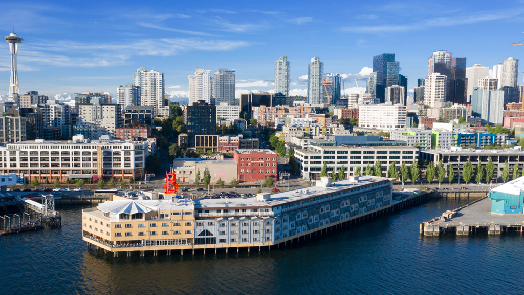 Wo übernachten in Seattle: 18 Tipps für die besten Hotels und sichere Viertel 2026 10 The Edgewater Hotel