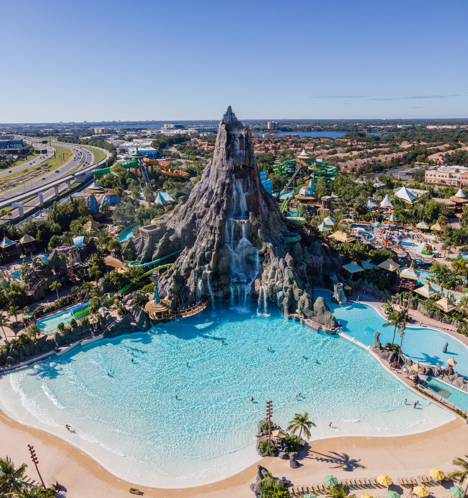 Orlando, SUA: 20 de locuri de vizitat + sfaturi pentru parcuri în 2026 8 Universal Volcano Bay