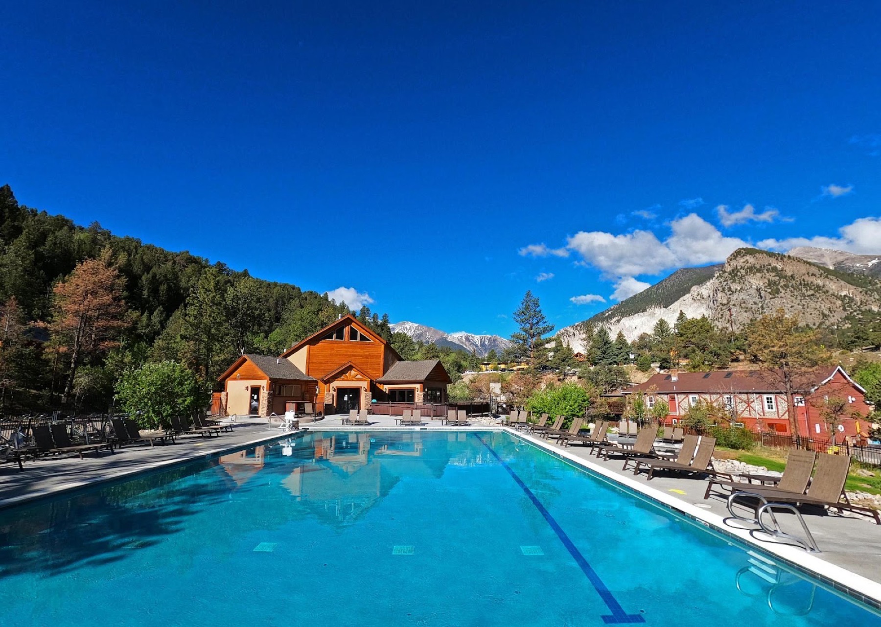 Heiße Quellen USA: 37 Tipps nach Bundesstaat in 2026 10 Mount Princeton Hot Springs Resort (Nathrop, Colorado)