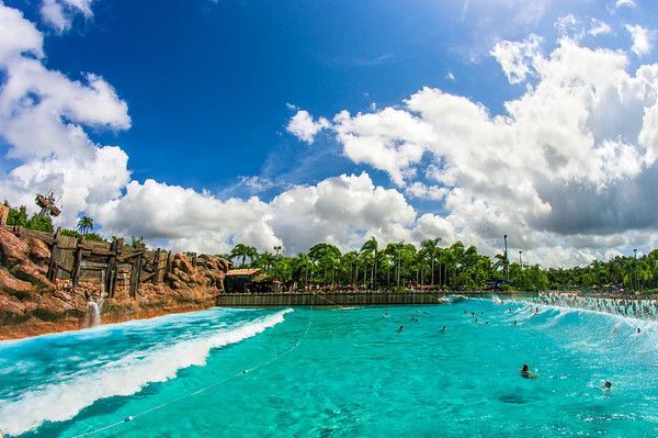 Orlando, SUA: 20 de locuri de vizitat + sfaturi pentru parcuri în 2026 16 Parcurile acvatice Typhoon Lagoon și Blizzard Beach