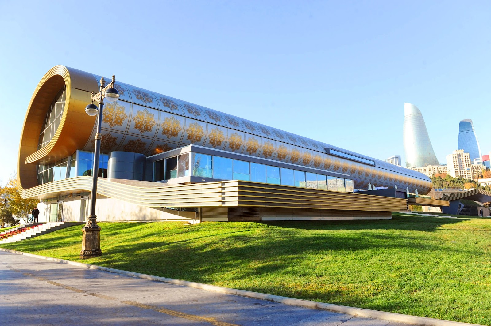 Baku, Aserbaidschan: 22 Tipps, was man sehen und unternehmen kann 2026 9 Gebäude des Nationalen Teppichmuseums in Baku