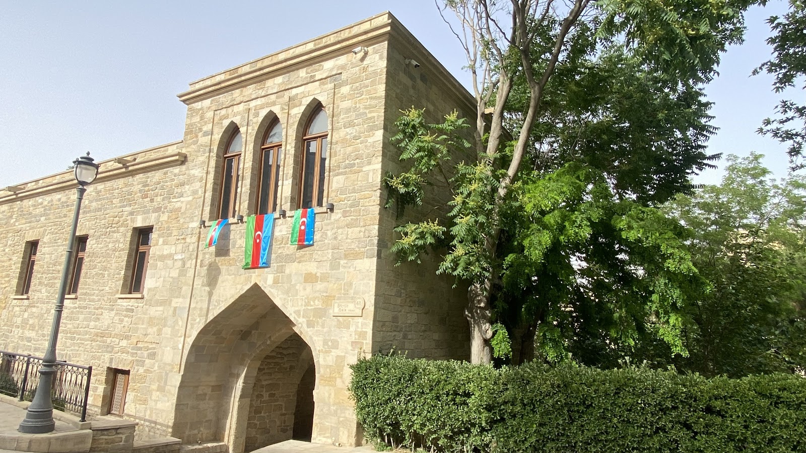 Baku, Aserbaidschan: 22 Tipps, was man sehen und unternehmen kann 2026 2 Tor zur Altstadt Içərişəhər in Baku