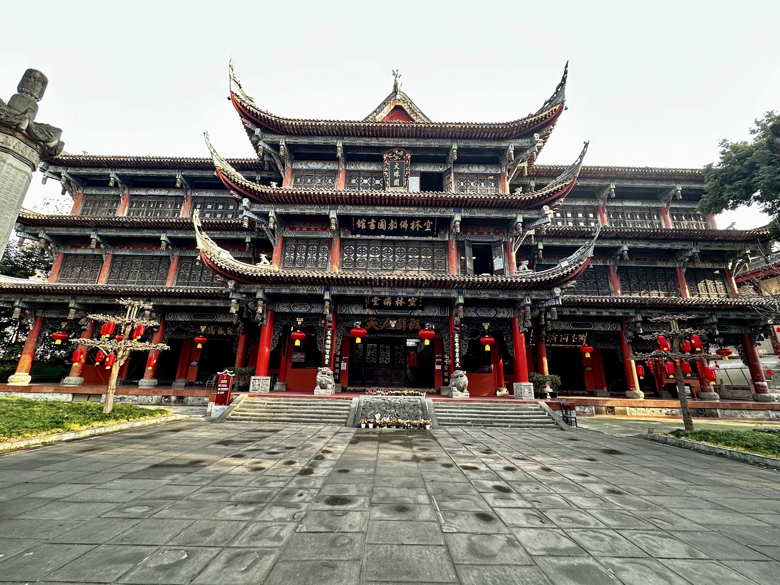 Chengdu, Chiny: 22 porady, co zobaczyć i robić w 2026 roku 3 Pawilon klasztoru Wenshu