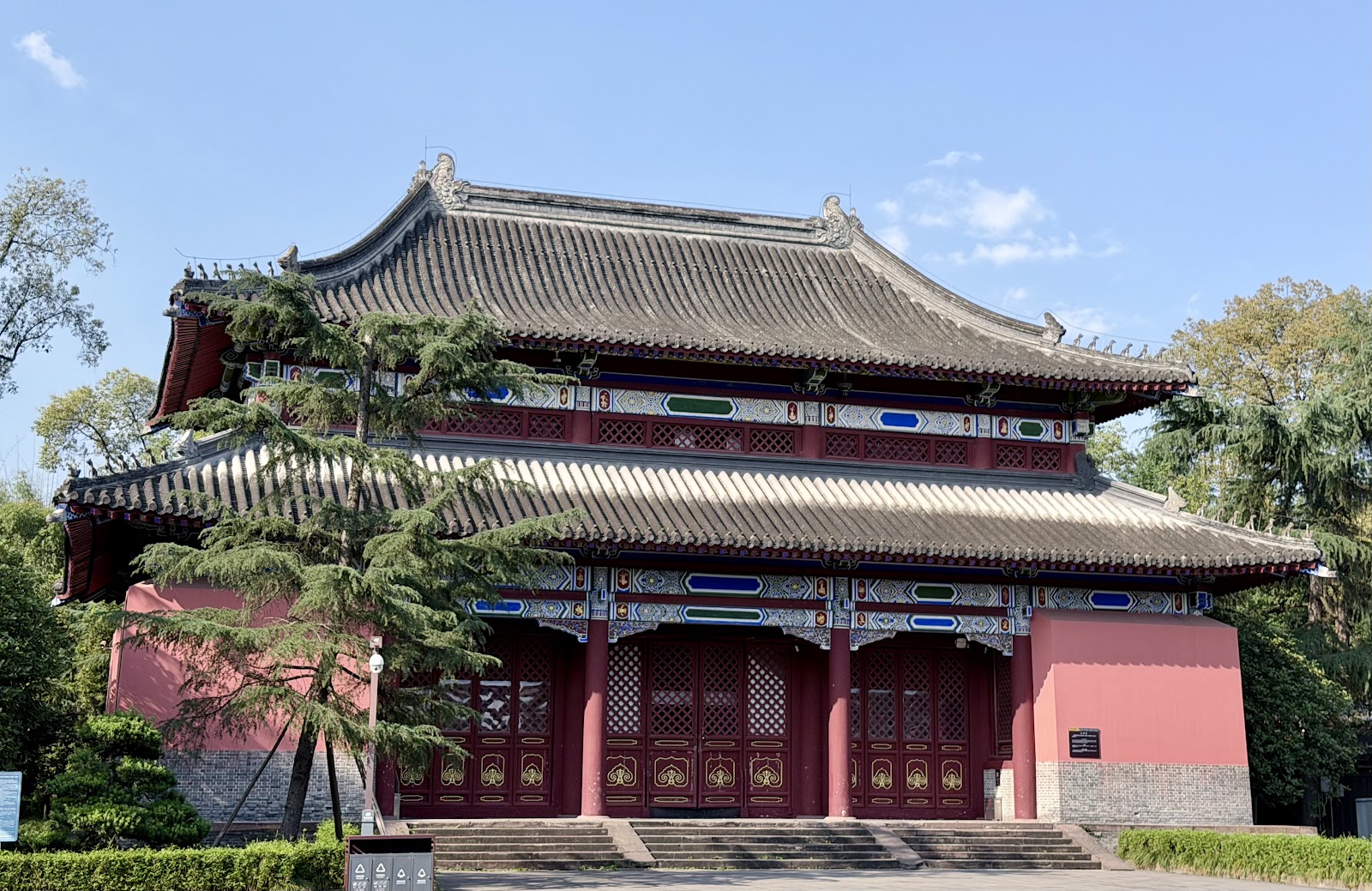 Chengdu, Chiny: 22 porady, co zobaczyć i robić w 2026 roku 5 Sala świątyni Wuhou