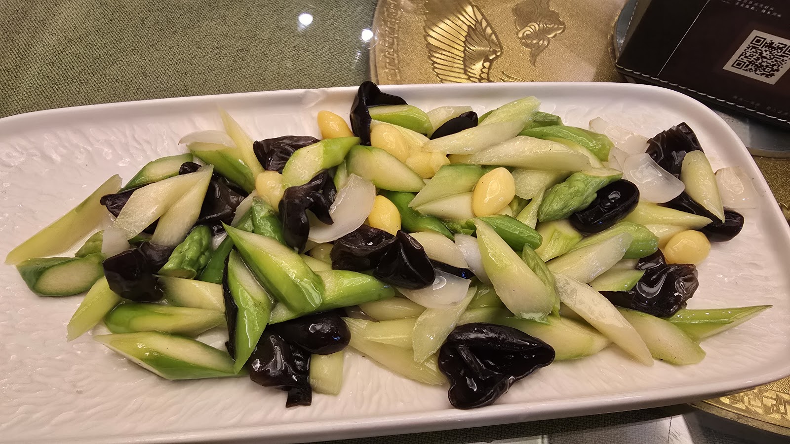 Chengdu, Chiny: 22 porady, co zobaczyć i robić w 2026 roku 13 Danie wegetariańskie w restauracji przy klasztorze Wenshu