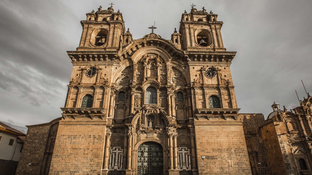Cusco, Peru: 22 Tipps für Sehenswürdigkeiten und Aktivitäten 2026 7 Kirche La Compañía de Jesús an der Plaza de Armas