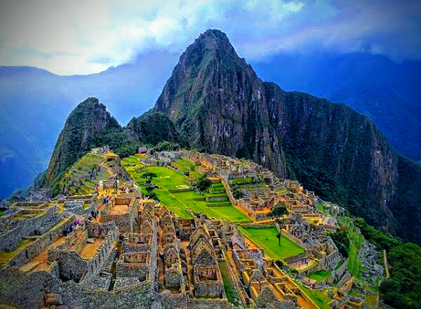 Cusco, Peru: 22 Tipps für Sehenswürdigkeiten und Aktivitäten 2026 1 Machu Picchu über dem Urubamba-Tal