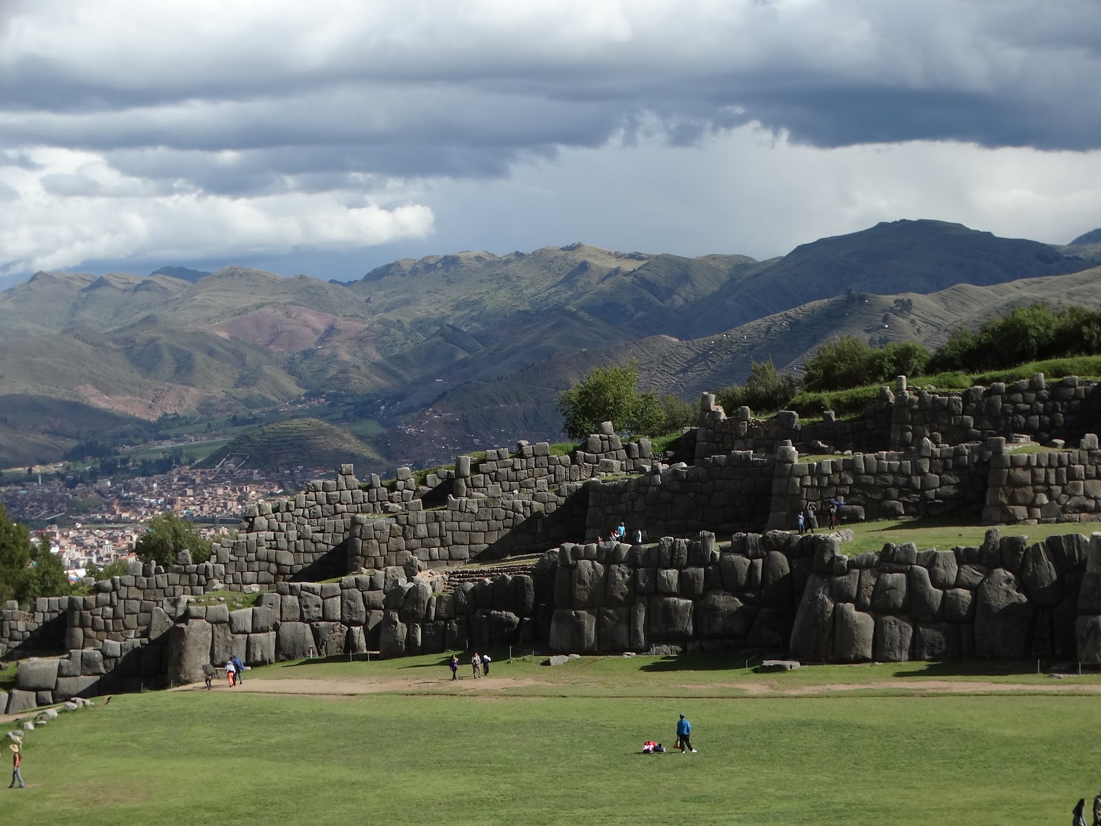 Cusco, Peru: 22 Tipps für Sehenswürdigkeiten und Aktivitäten 2026 11 Mauern von Saqsaywamán über Cusco