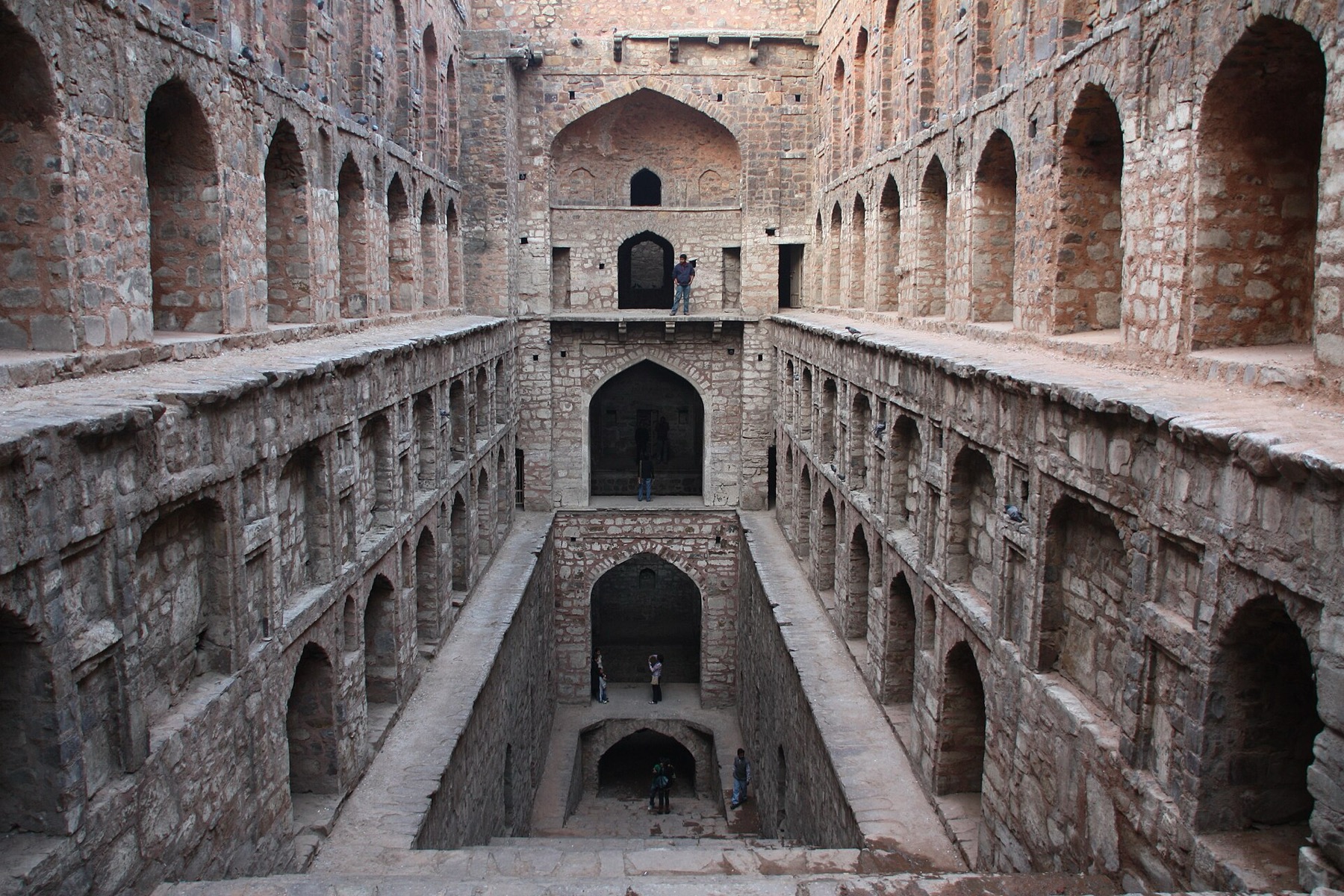 Delhi, India: 22 consejos sobre qué ver y hacer en 2026 13 Escalinata del pozo Agrasen ki Baoli