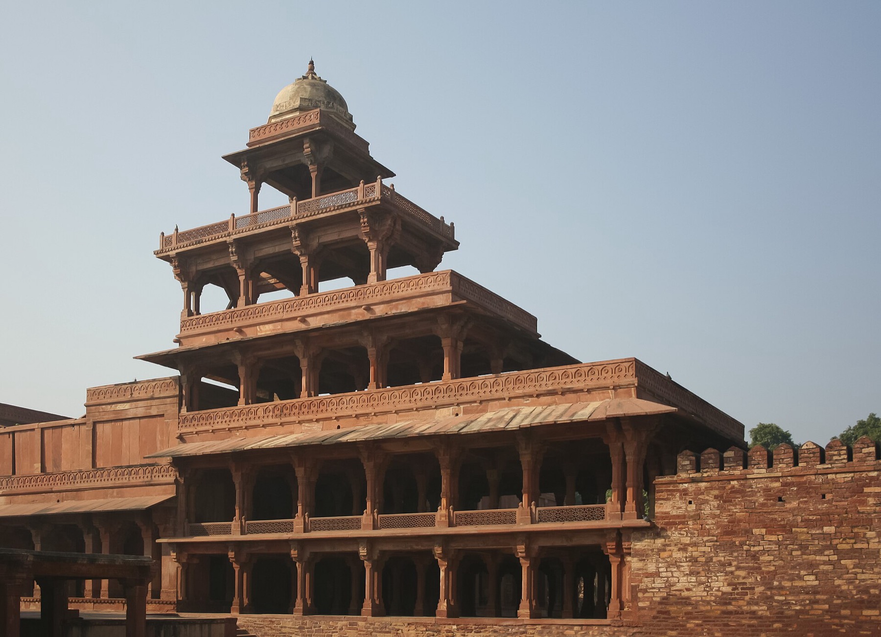 Delhi, India: 22 consejos sobre qué ver y hacer en 2026 27 Palacio de cinco plantas Panch Mahal en Fatehpur Sikri