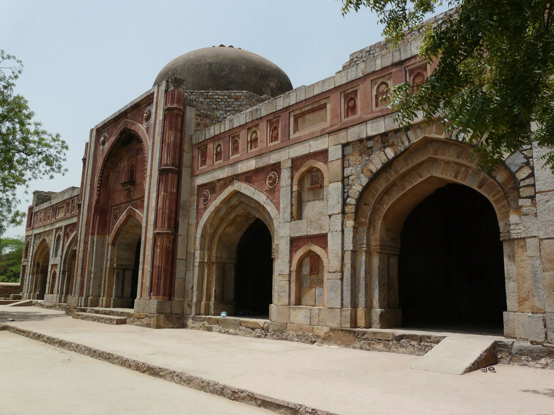 Delhi, India: 22 consejos sobre qué ver y hacer en 2026 20 Mezquita en el parque arqueológico de Mehrauli