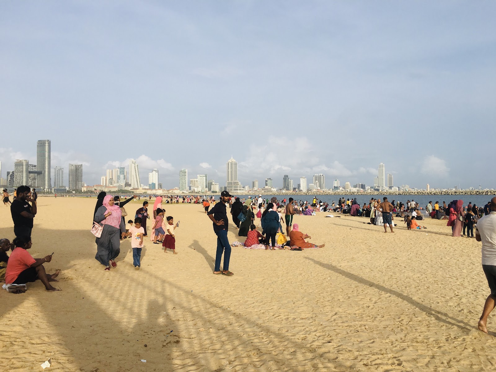 Colombo, Sri Lanka: 22 tips voor wat te zien en doen in 2026 16 Strand in Port City Colombo