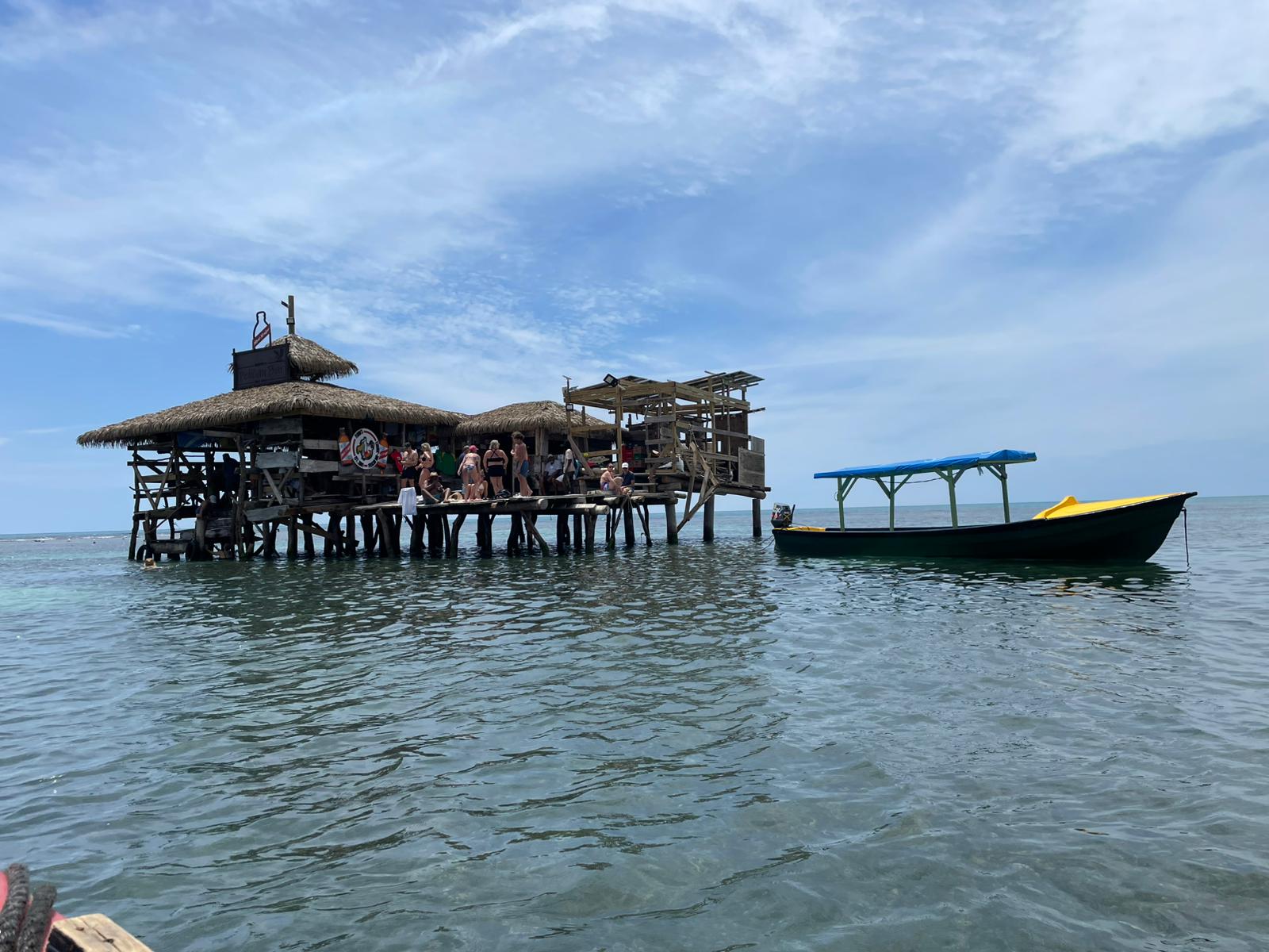 Montego Bay, Jamaika: 22 Tipps für 2026 – was du sehen und unternehmen kannst 20 Floyd's Pelican Bar auf Stelzen im Meer