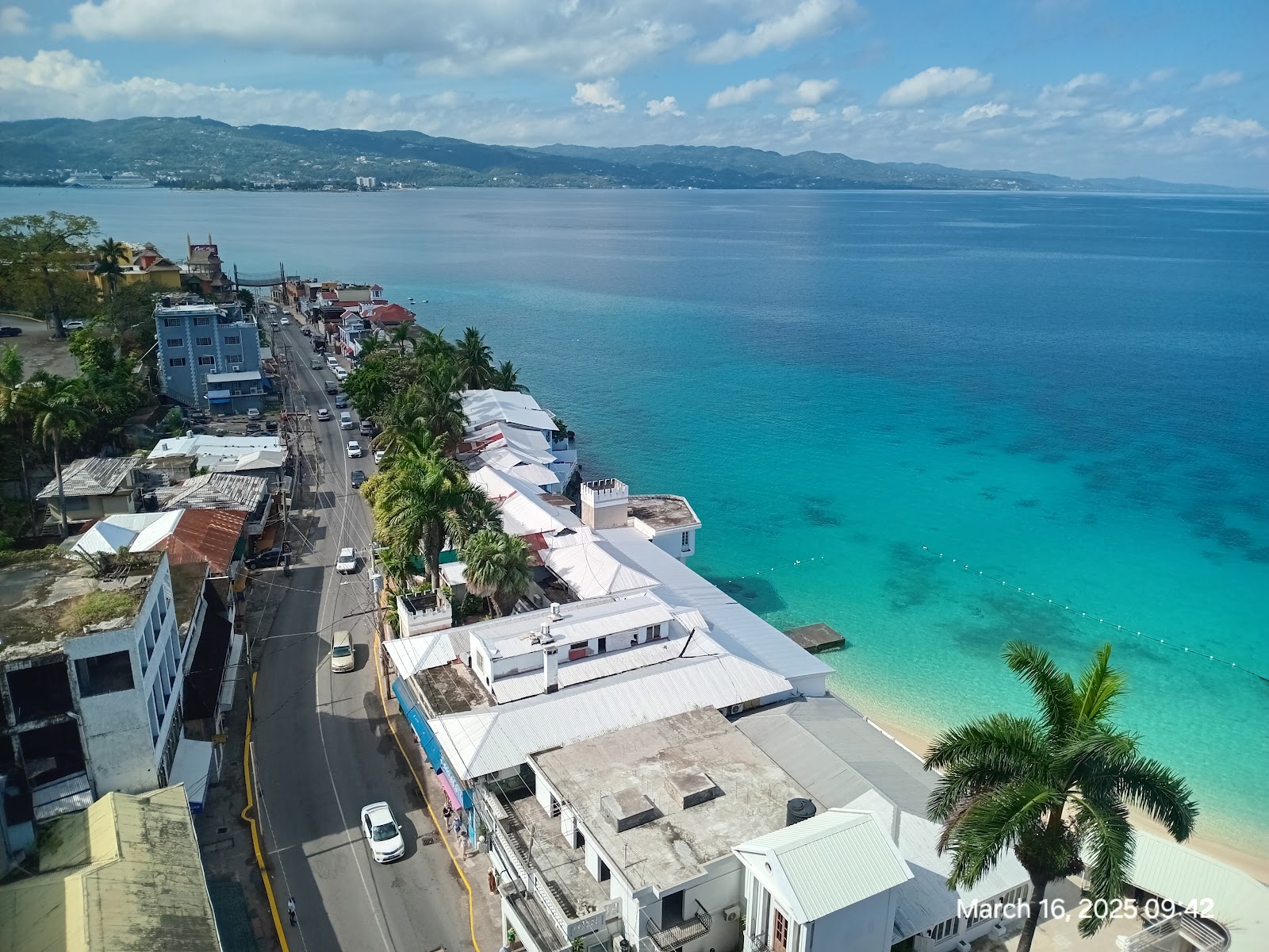 Montego Bay, Jamaika: 22 Tipps für 2026 – was du sehen und unternehmen kannst 1 Küste von Montego Bay mit türkisfarbenem Wasser