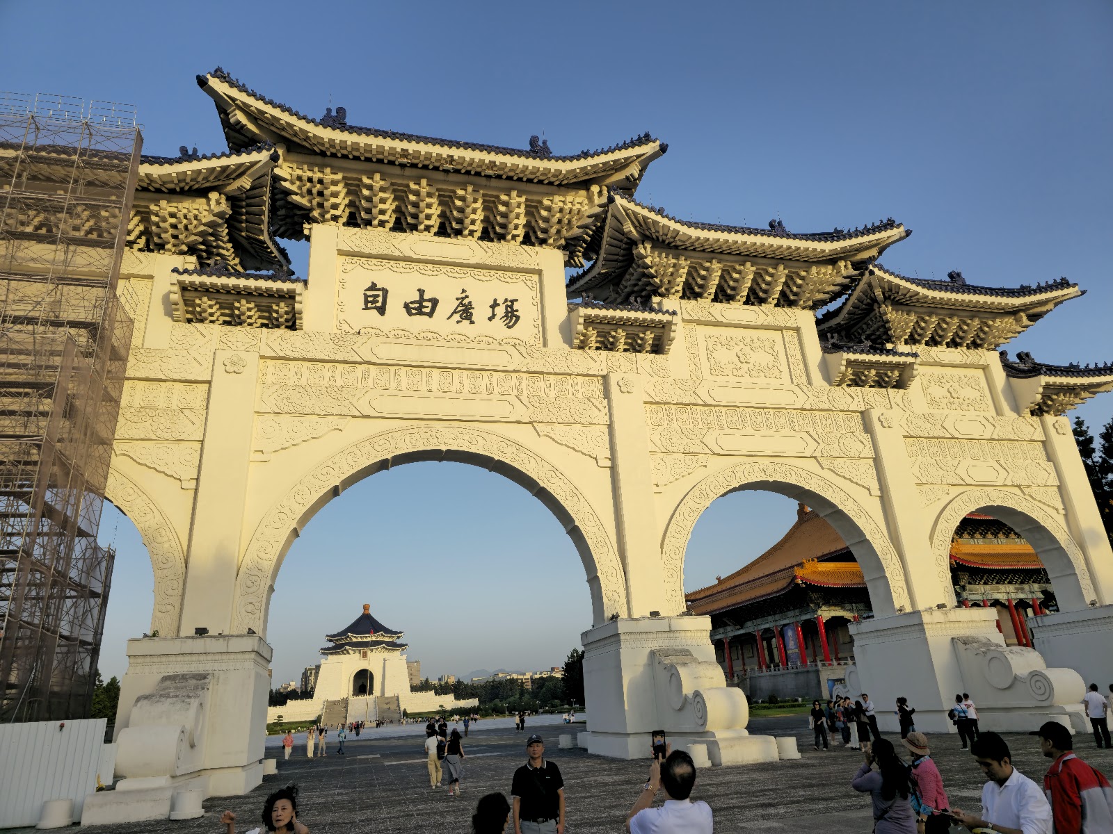 Taipeh Taiwan: 22 Tipps für deine Reise 2026 5 Tor am Liberty Square beim Chiang-Kai-shek-Gedächtnishalle
