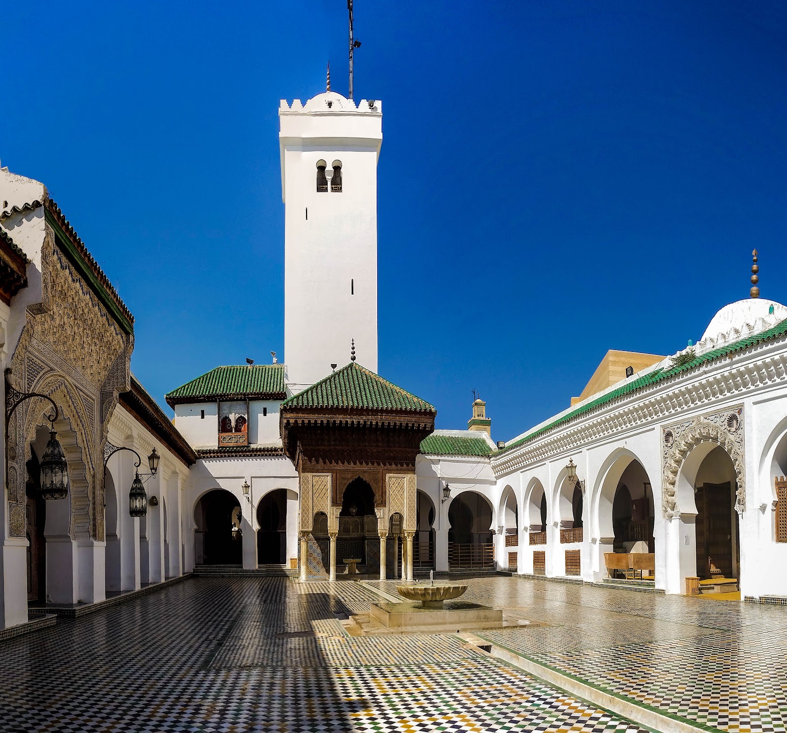 Fès, Marokko: 22 Tipps, was du 2026 sehen und erleben solltest 7 Minarett der Moschee Al-Karaouine