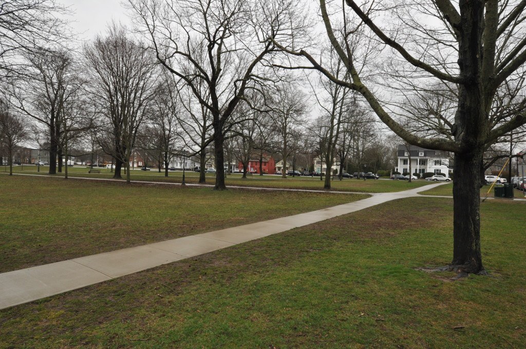 Dónde se rodó Gilmore Girls: Stars Hollow entonces y ahora en 2026 20 Parque municipal Guilford Green en Connecticut