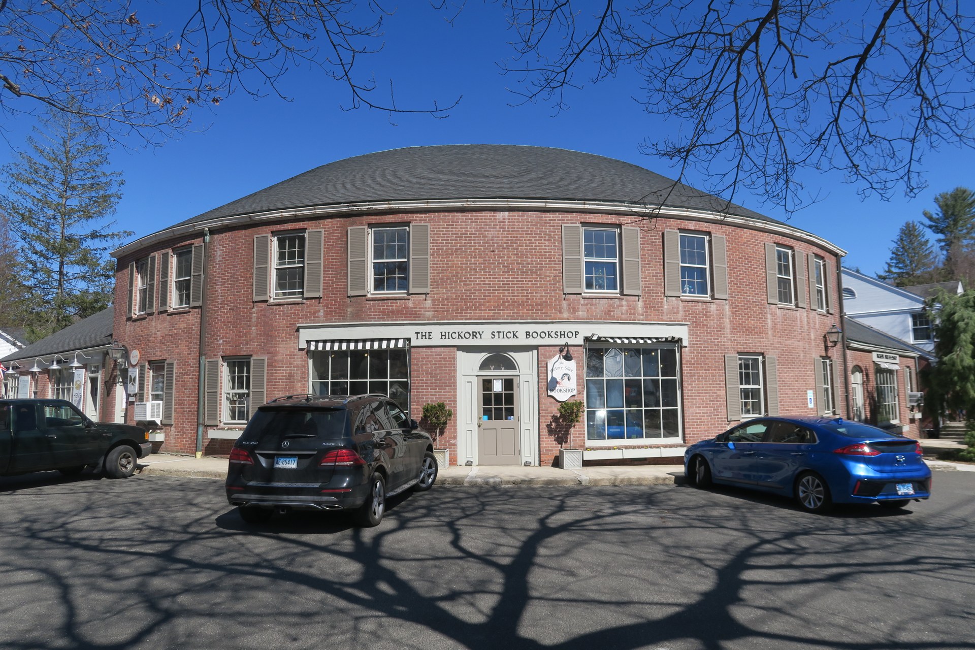 Dónde se rodó Gilmore Girls: Stars Hollow entonces y ahora en 2026 17 Librería Hickory Stick Bookshop en Washington Depot