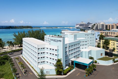 Nassau Bahamy: gdzie nocować? 18 hoteli i resortów 5 Hotel Courtyard by Marriott Nassau Downtown/Junkanoo Beach