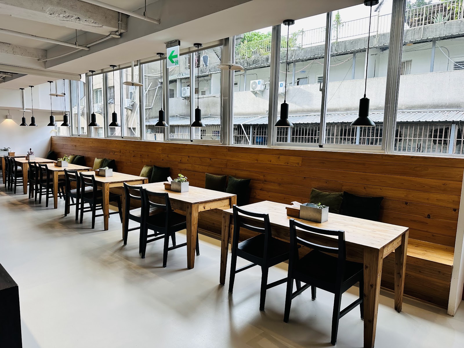 Gdzie spać w Tajpej: 18 hoteli według dzielnic w 2026 roku 2 Hotel Star Hostel Taipei Main Station