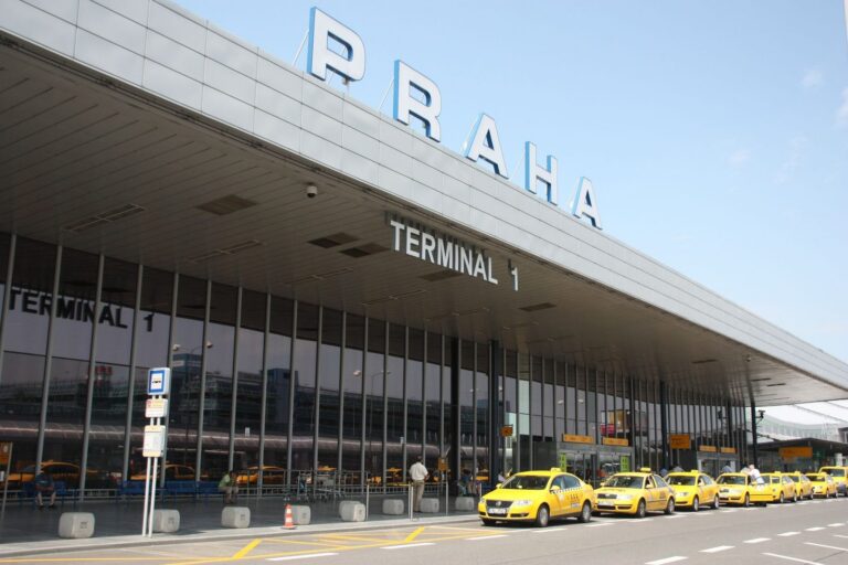 Domovská stránka 17 Na pražské letiště začala jezdit nová linka BusAir za 125 Kč