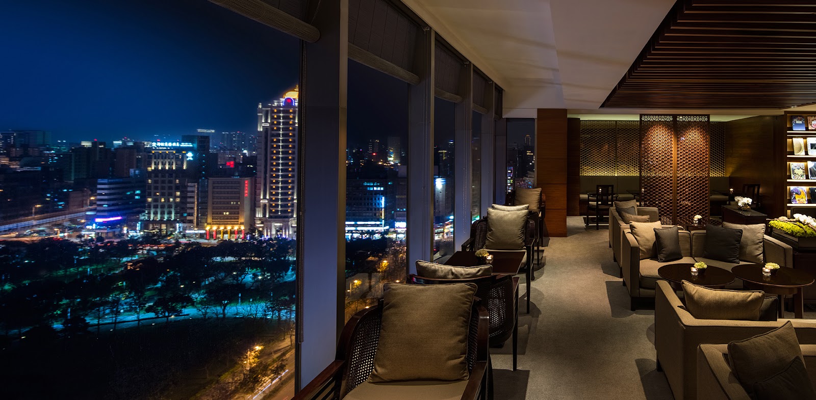 Gdzie spać w Tajpej: 18 hoteli według dzielnic w 2026 roku 4 Hotel Regent Taipei