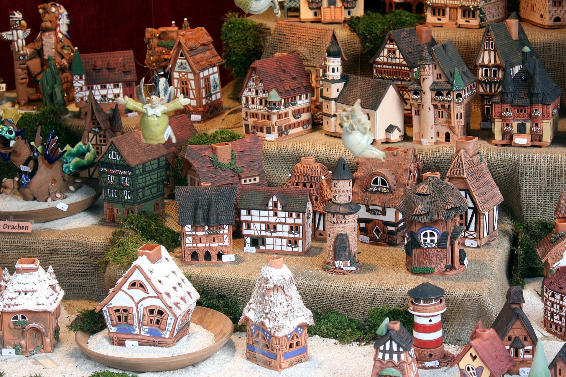 Chemnitz Christmas Market 2026: Pyramid & Bergparade 11 Ore Mountains wooden houses at the Chemnitz Christmas market