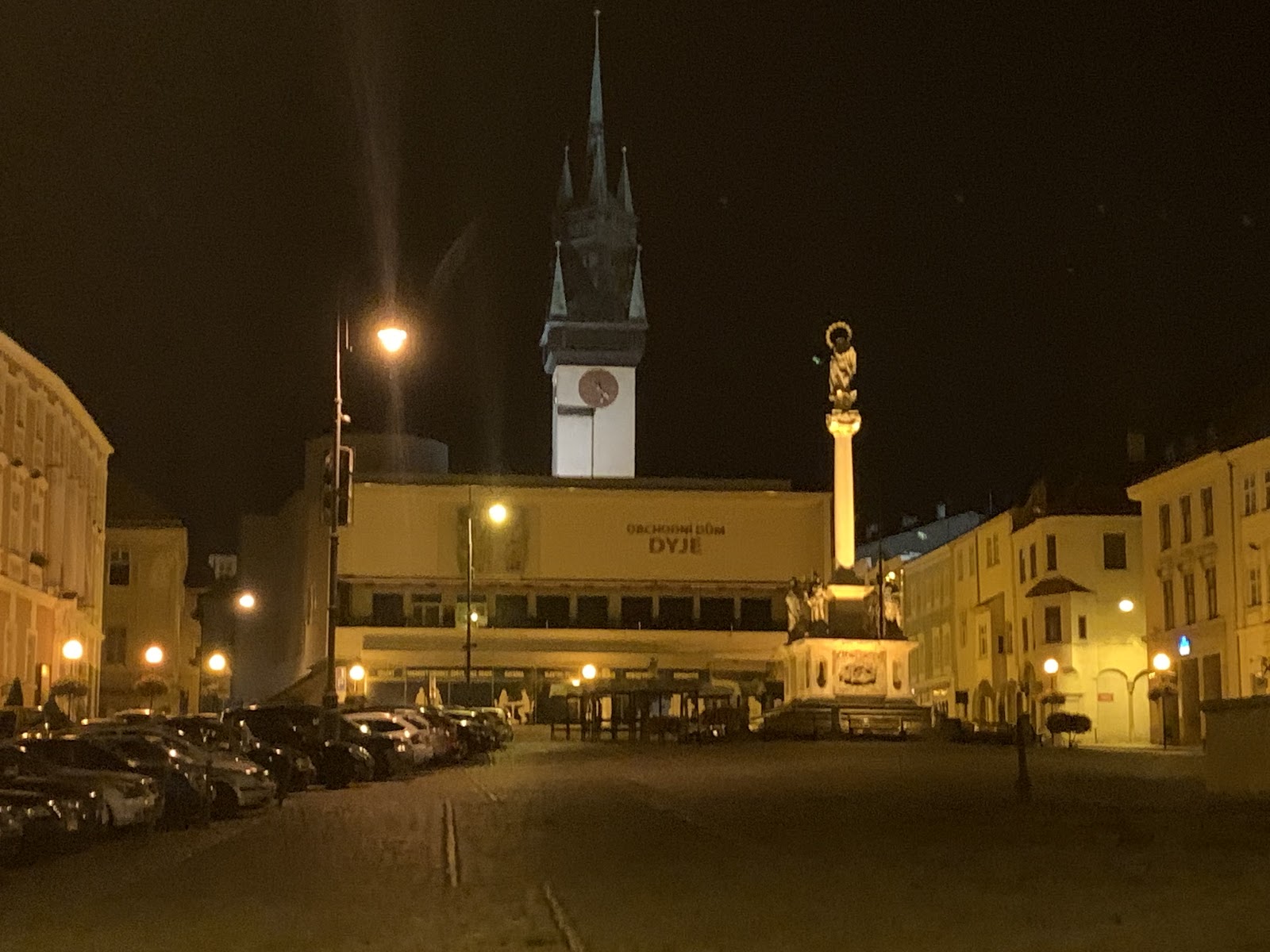 Weihnachtsmärkte in Mähren 2026: 13 schönste Orte 16 Masaryk-Platz in Znojmo bei Nacht