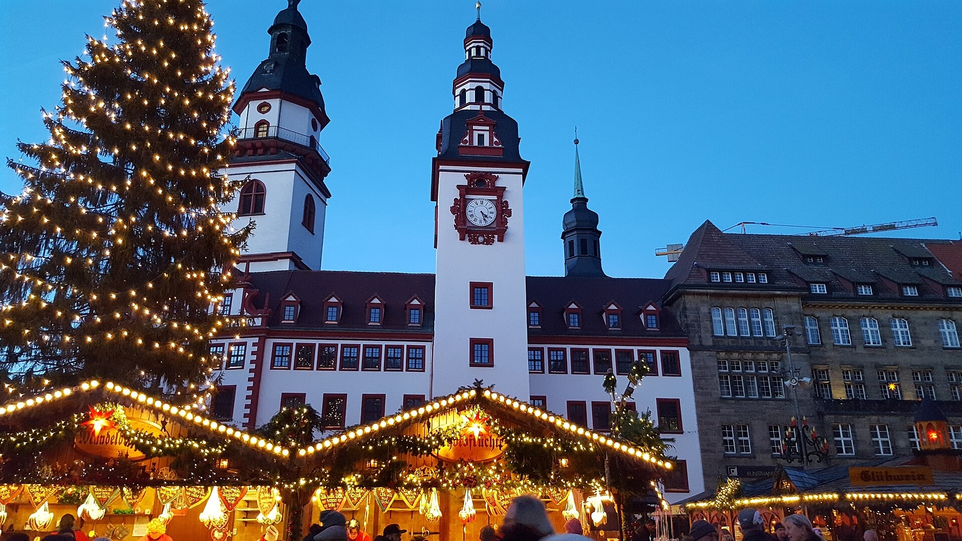 Weihnachtsmärkte in Deutschland an der Grenze 2026: von Pirna bis Passau 15 Weihnachtsmarkt am Rathaus in Chemnitz